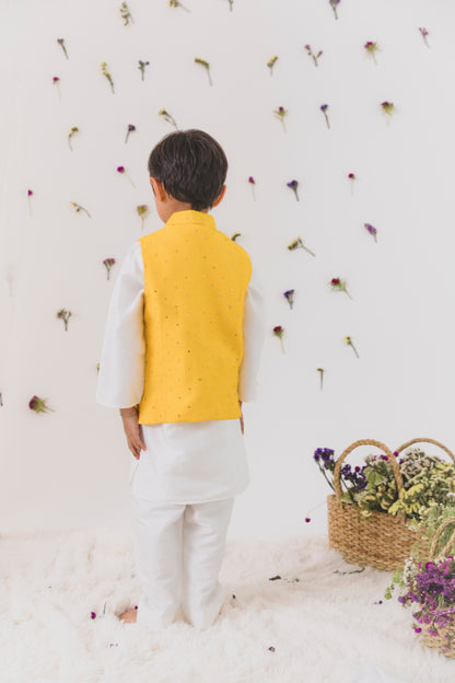 Kurta Bundi Set
