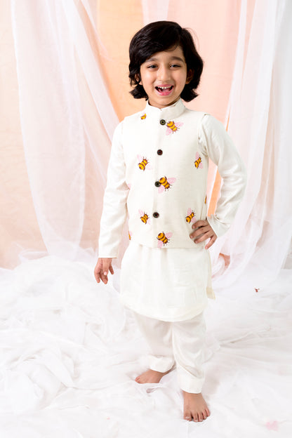 Kurta And Pants With Embroided Honey Bee Jacket