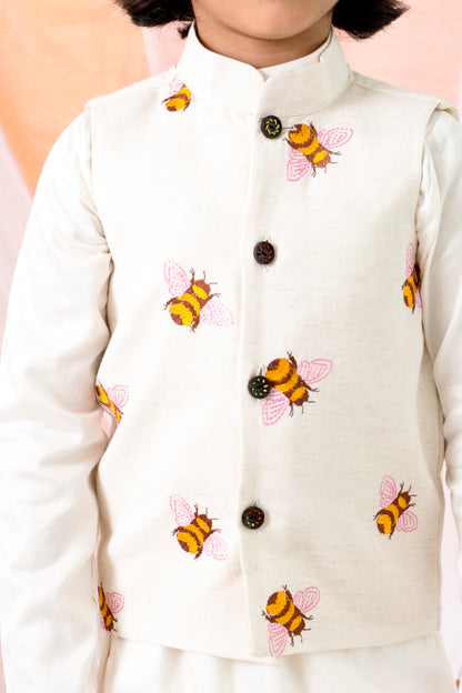 Kurta And Pants With Embroided Honey Bee Jacket